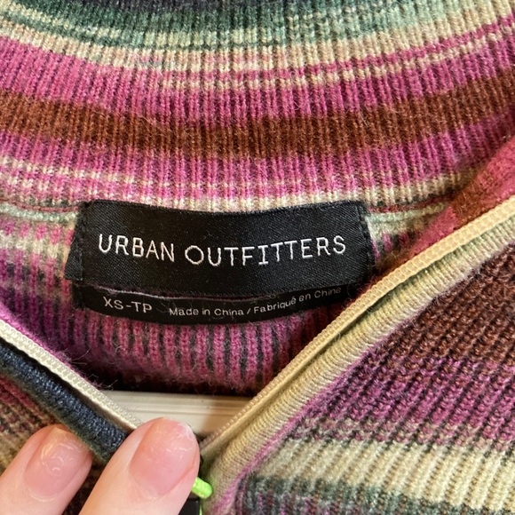 Striped cropped sweater - Picture 2 of 2